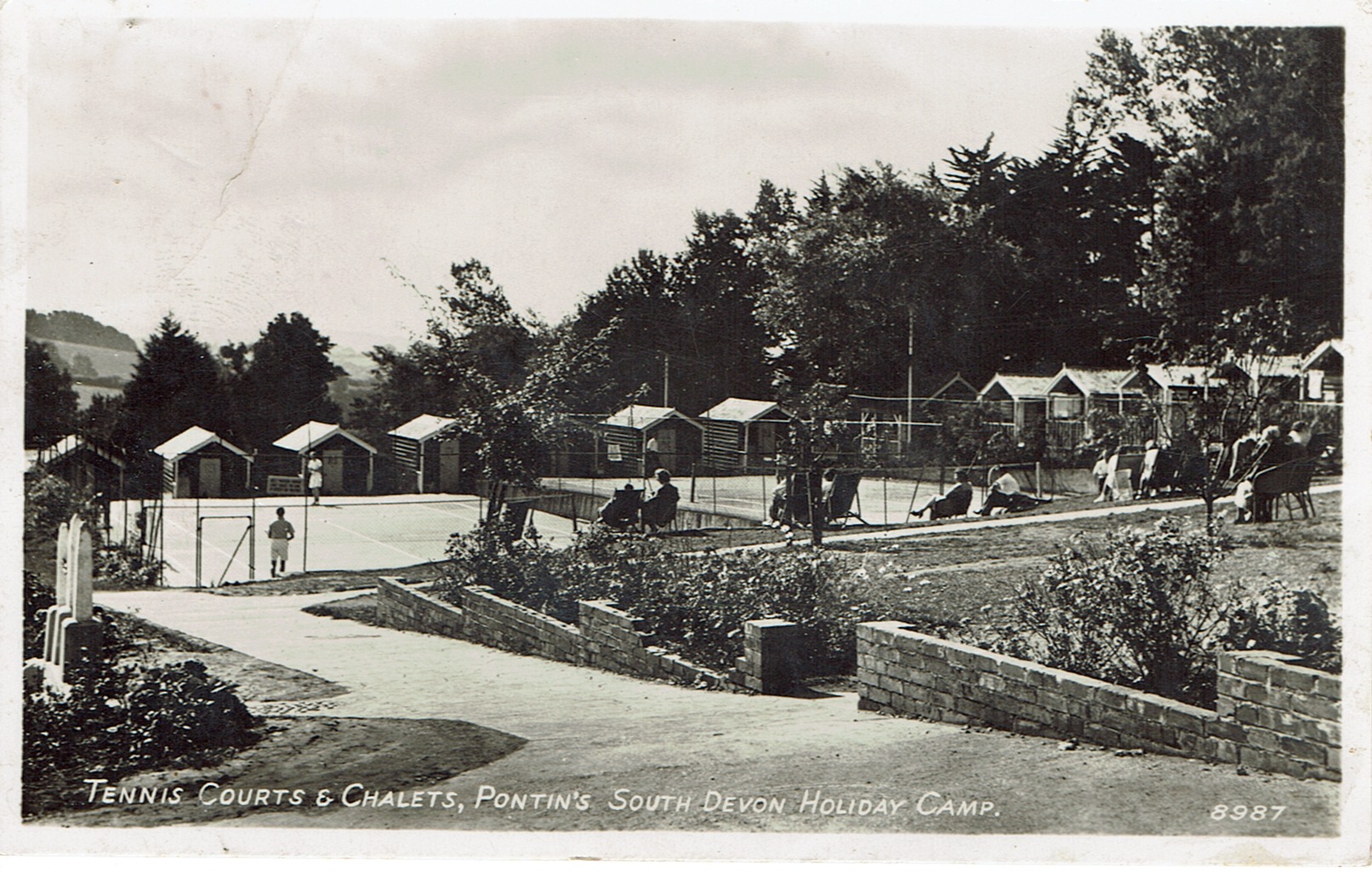 KEYRING Avenue Of Chalets Vintage Devon Pontin's South Holiday Camp 